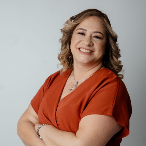 Elizabeth Betty Botello headshot